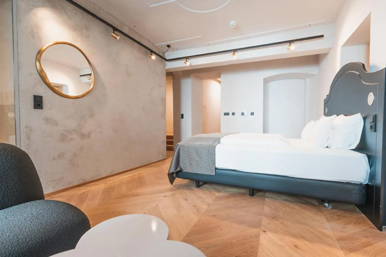 H5 Grauer Baer Studios & More Innsbruck Aparthotel